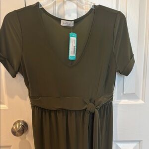 NWT Kaileigh Deep Olive Maternity Dress L